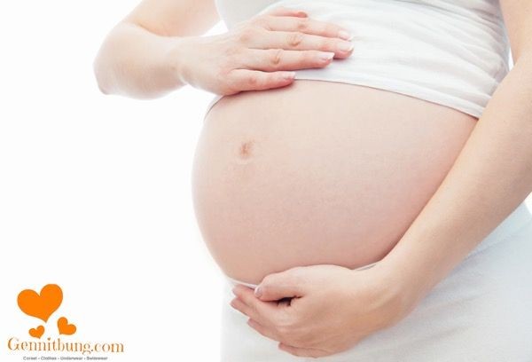 Việc nịt bụng khiến vùng bụng bị co thắt, ảnh hưởng nghiêm trọng tới thai nhi